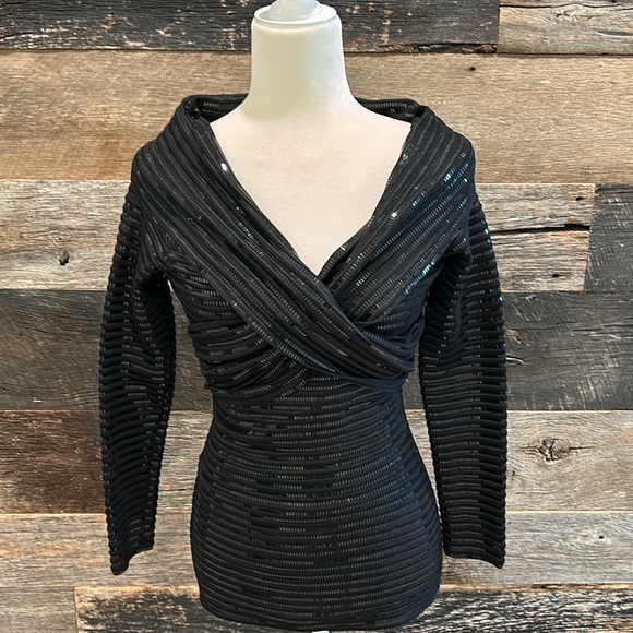 St John Evening Sequin Shawl Collar Top    Size 10 - Runs Small - Picture 4 of 5